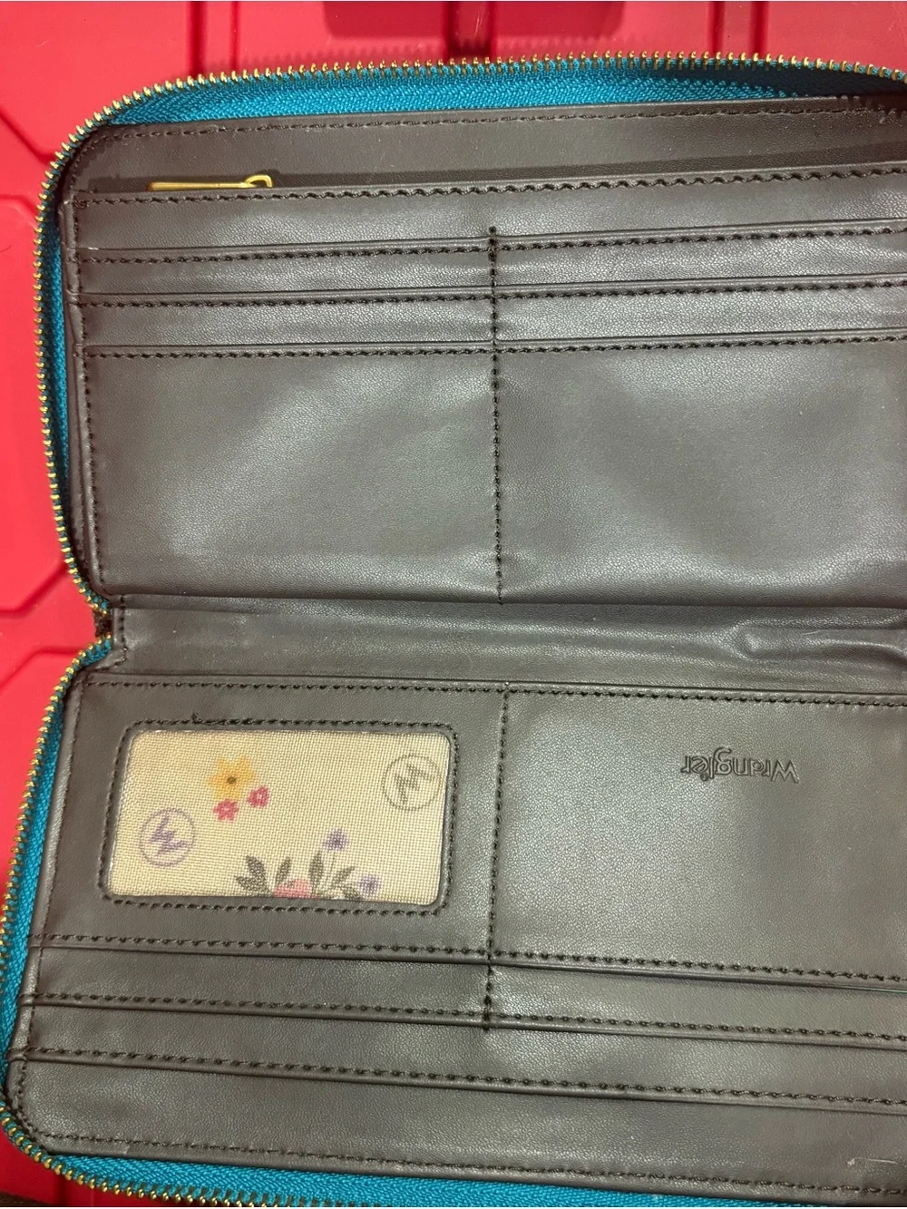 Brand new Wrangler Rodeo Icons Western zip-around wristlet wallet in Coffee.